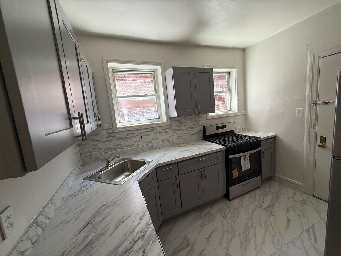 Foto principal - 867 E 231st St
