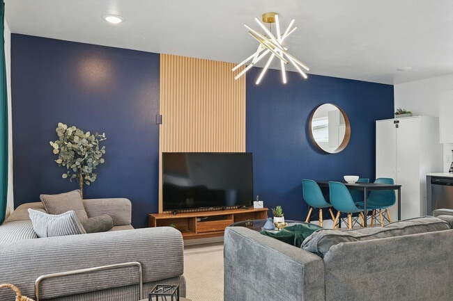 Building Photo - 4416 San Jacinto St