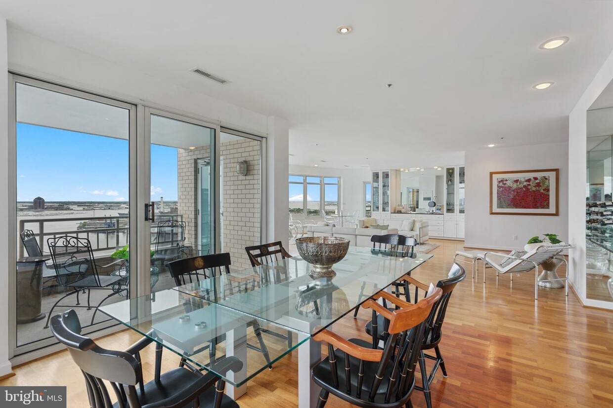 Foto principal - 100 Harborview Dr