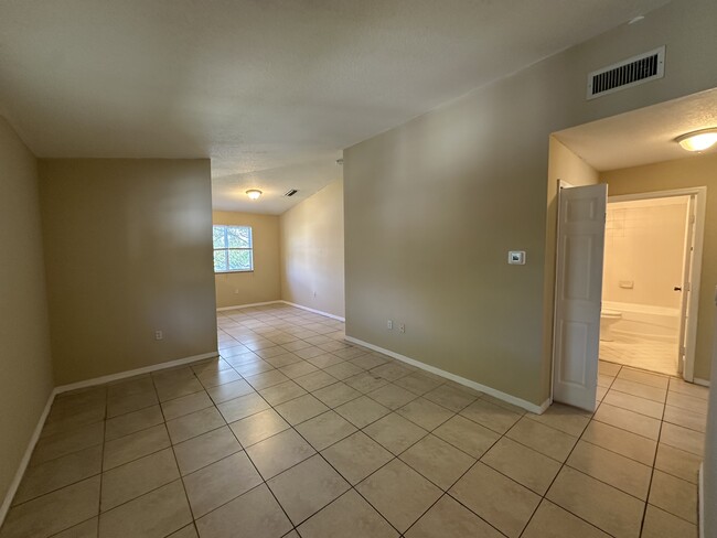 Building Photo - 1261 SE 31st Ct