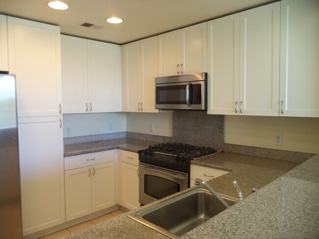 Kitchen - 3901 Lick Mill Blvd