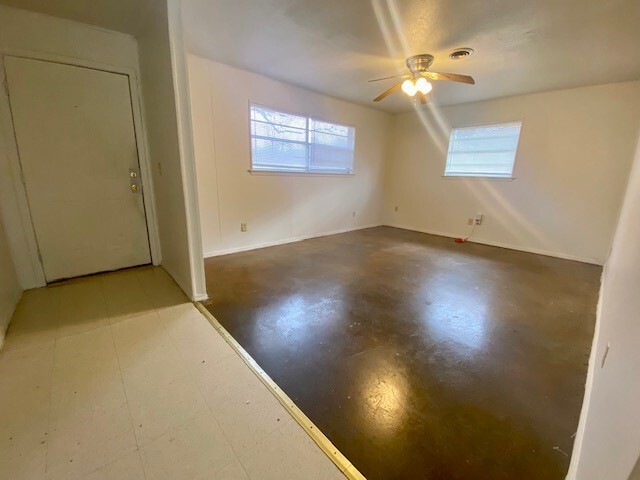 Foto del edificio - 2013 W Emma Ave