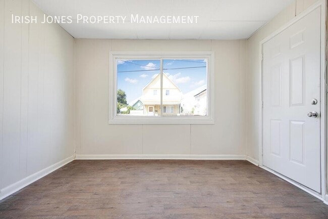 Building Photo - 313 Fenton St