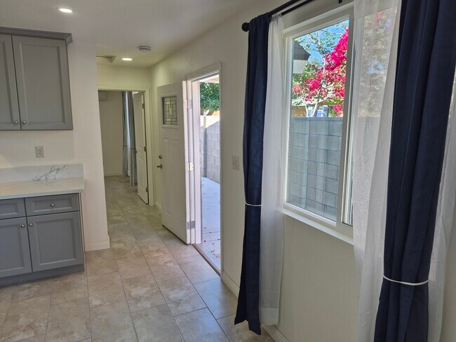 Bienvenido a casa - 901 E Occidental St