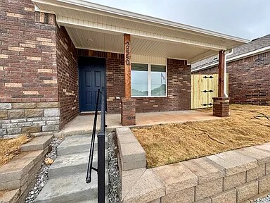 Foto del edificio - 2440 N Raven Ln