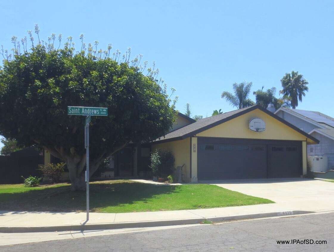 Primary Photo - 3 Bd, 2 Ba Oceanside Home - New to the Ren...