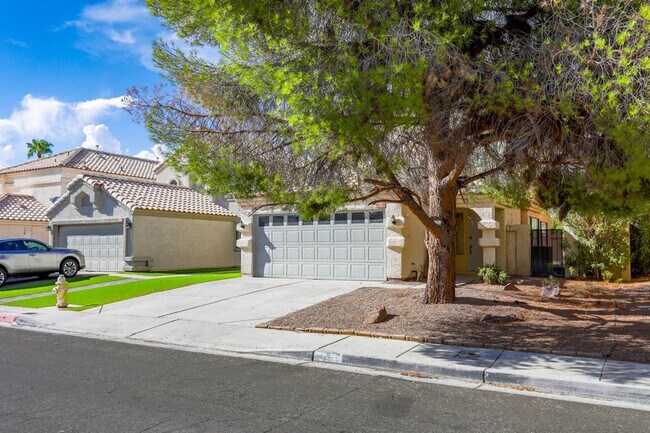 Foto del edificio - 3 Bed, 2.5 Bath Henderson Beauty