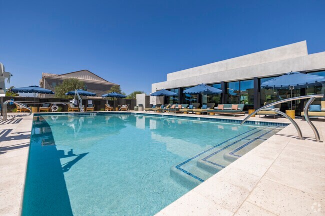 Piscina estilo resort y jacuzzi relajante - 2121 Apartments