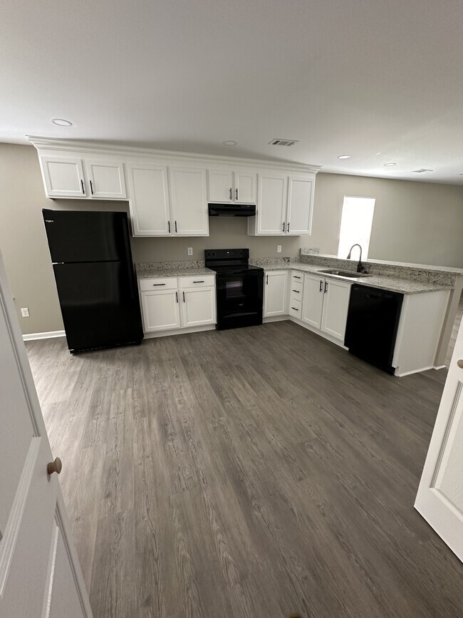 Building Photo - 917 E 38th St