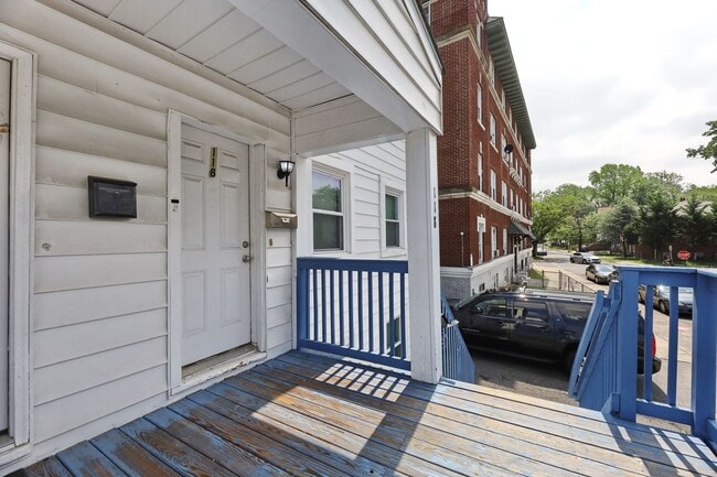 Building Photo - 118 Lenox Ave
