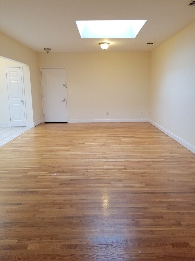 Área de comedor - 510 25th St