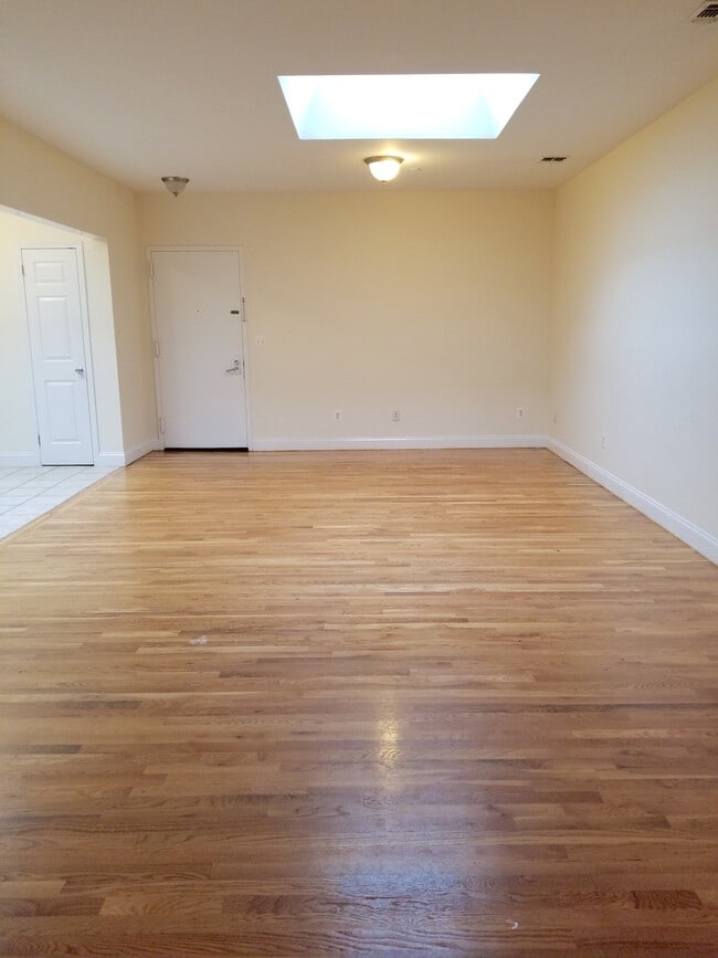 Dining area - 510 25th St