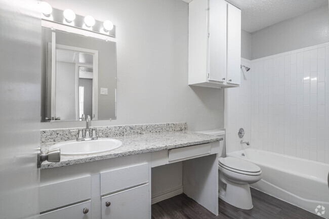 2BR, 1BA - 737SF Bathroom - Calypso Apartments