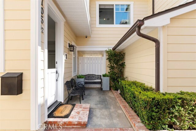 Building Photo - 705 1/2 Goldenrod Avenue, Newport Beach, CA 92625 - 3 BR 3 BA house