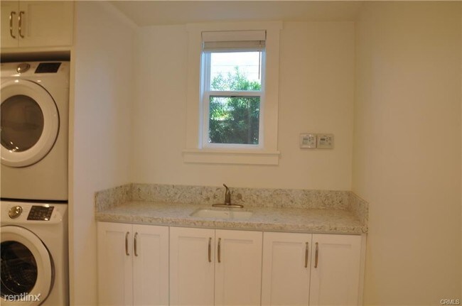 Building Photo - 4 br, 4 bath 4plex - 837 N Cambridge St