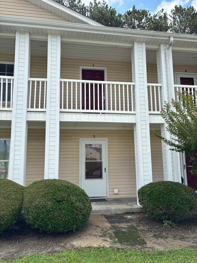 Foto del edificio - 2-Bedroom, 2-Bathroom Condo with Balcony, ...