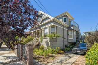 Building Photo - 720 44th St