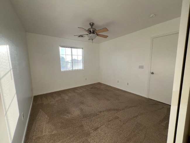 Foto del edificio - 106 N 223rd Ave