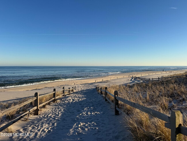 Building Photo - 29 4th Ave