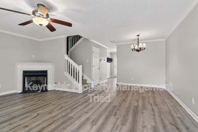 Foto del edificio - 94 Tannenbaum Cir