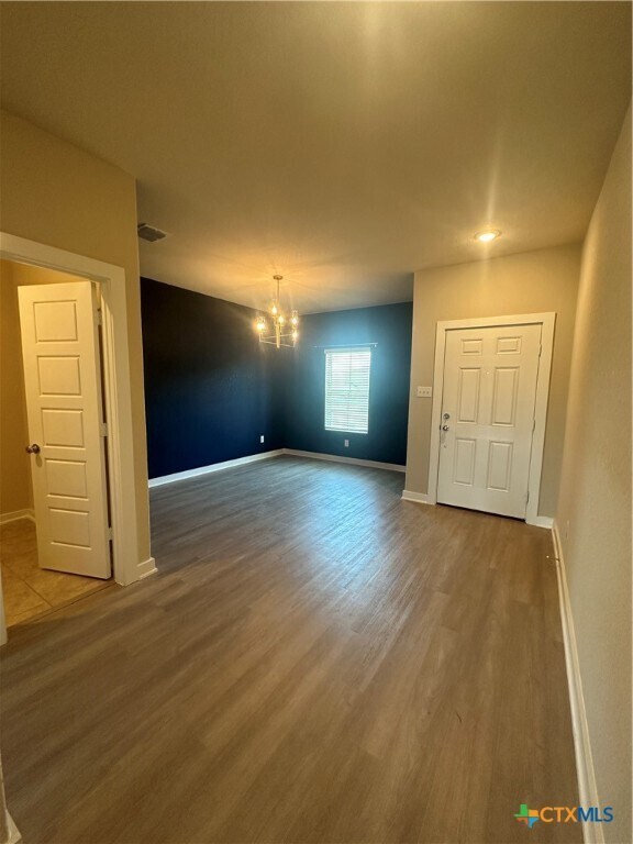 Foto del edificio - 820 Shrike Ln