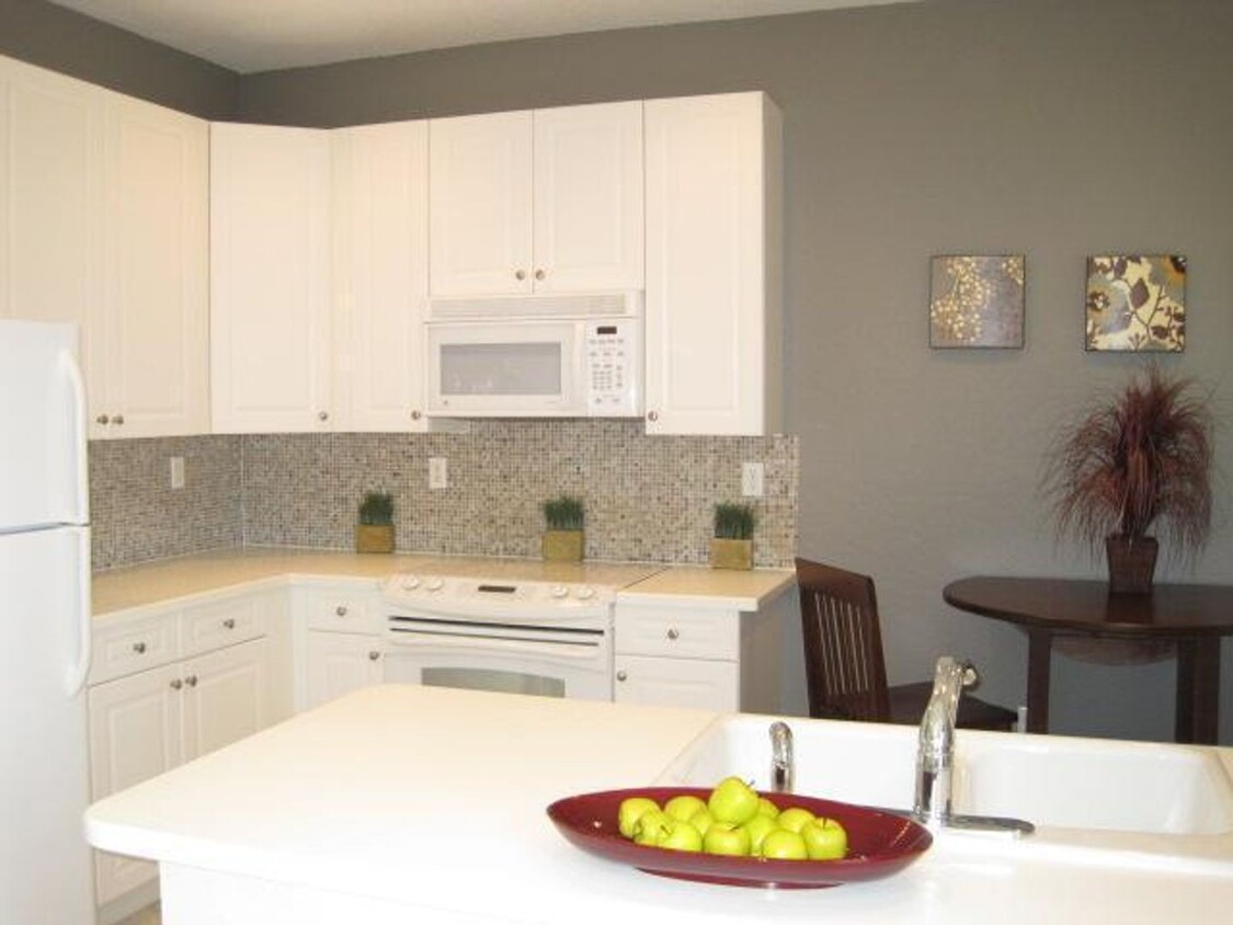Primary Photo - 176 Lake Monterey Circle, Boynton Beach, F...