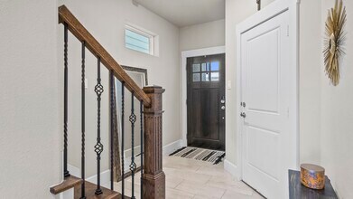 Building Photo - 833 Wakefield Dr