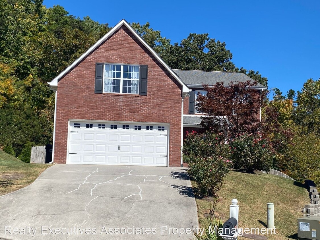 4 br, 2.5 bath House 2508 Forest Valley House Rental in Knoxville, TN