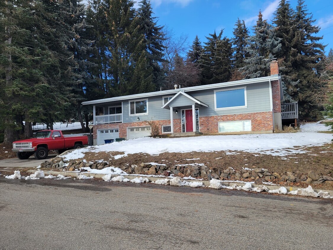 2547 E Gunnison Pl, Coeur d'Alene, ID 83814 House Rental in Coeur d