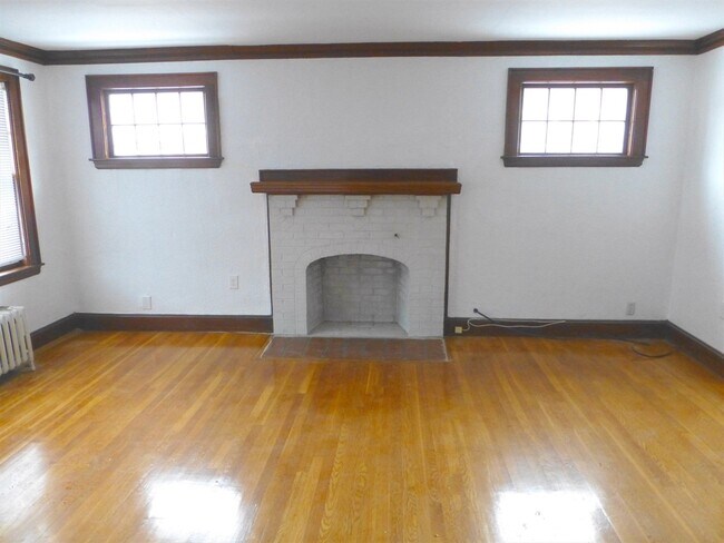 Building Photo - 10 Hatherly Rd