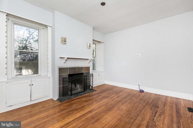 Foto del edificio - 2611 Royal Oak Ave