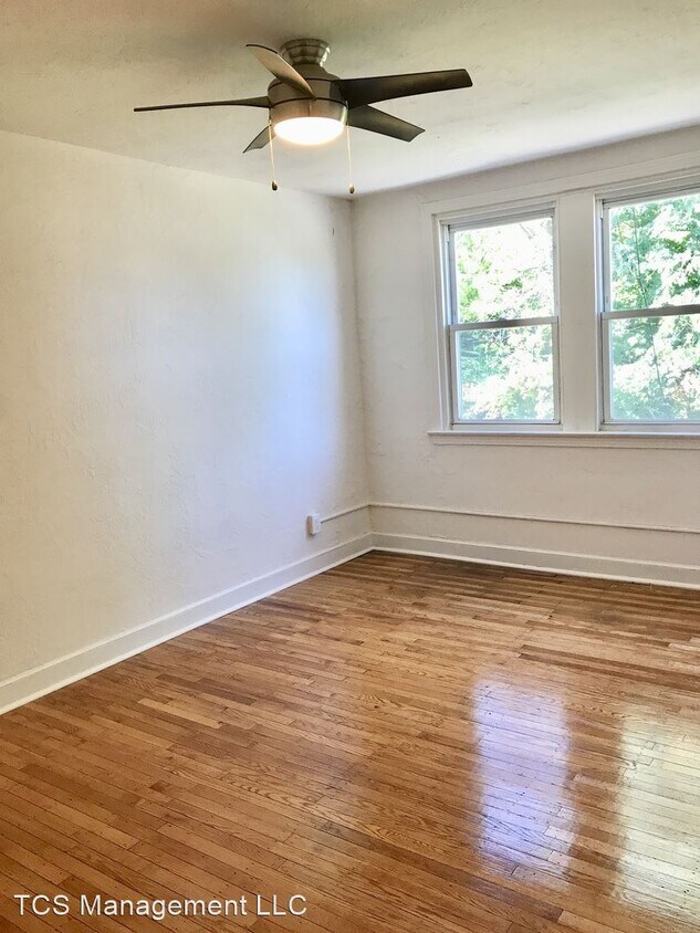 Primary Photo - 2 br, 1 bath House - 395 1/2 E. Cliveden St