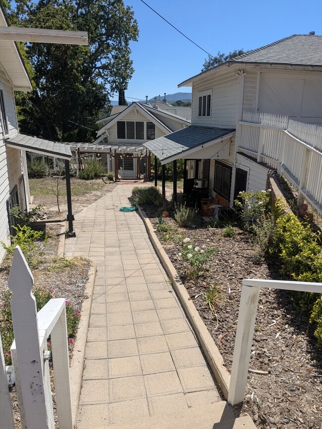 Building Photo - 5350 Mariquita Ave