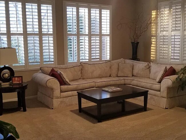 Foto del edificio - 3004 Fox Hill Dr