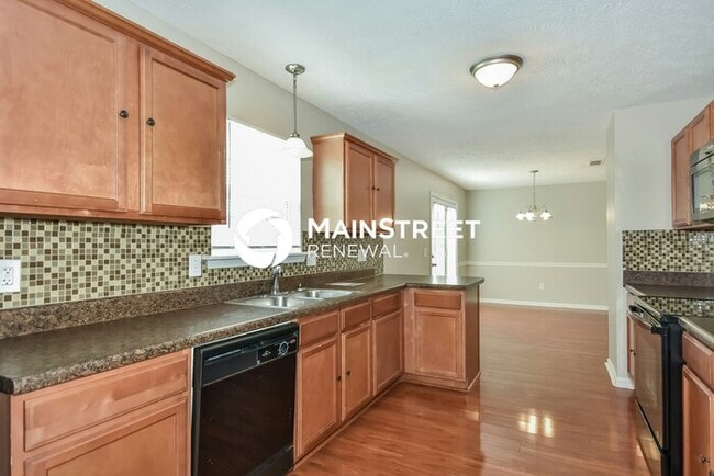 Foto del edificio - 3 Bedroom Pet-Friendly Home in ANTIOCH, TN...