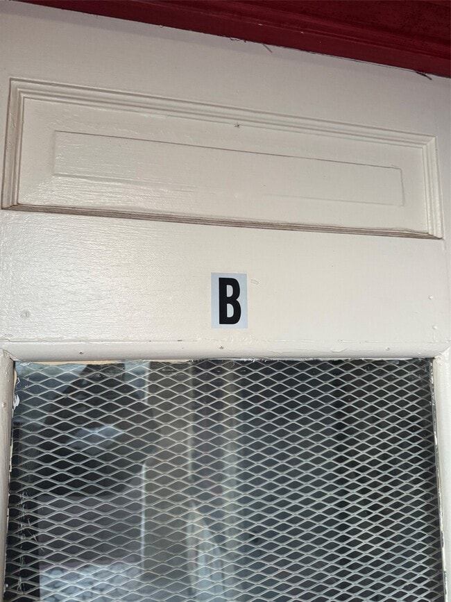 Building Photo - 3417 Wisconsin St