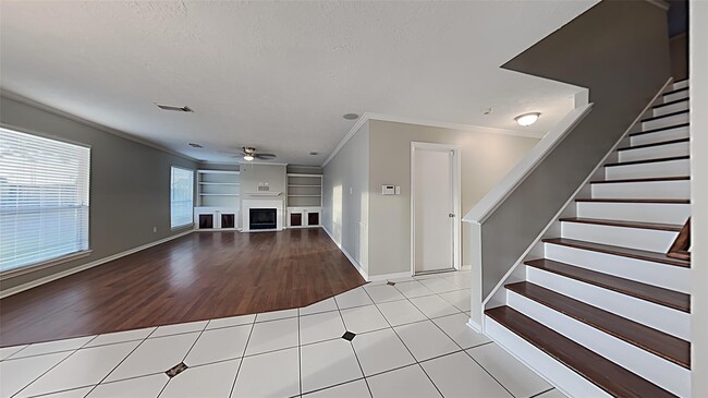 Building Photo - 5415 W Harrow Dr