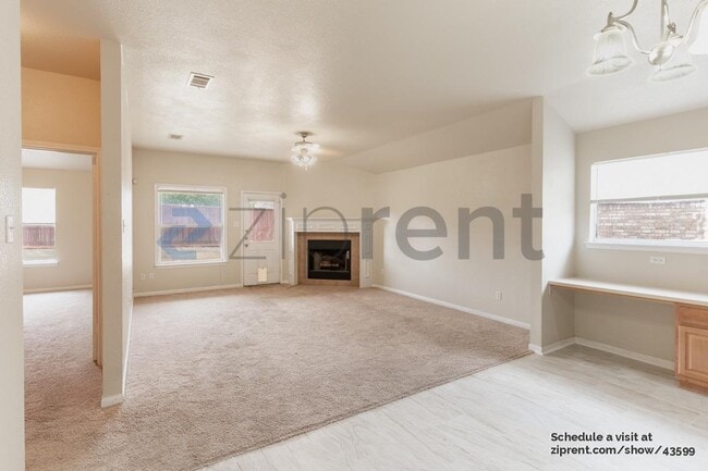 Foto del edificio - 5907 Drystone Ln