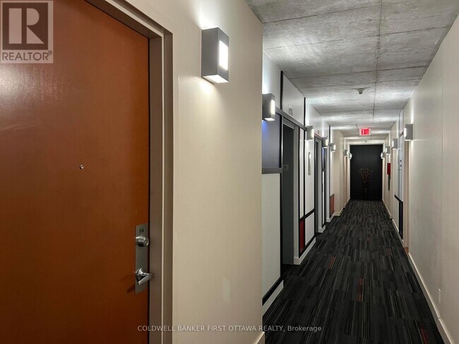 Photo du bâtiment - 324 Laurier Ave W