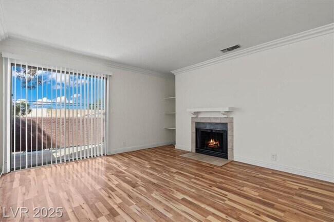 Foto del edificio - Centrally located 2 bedroom condo