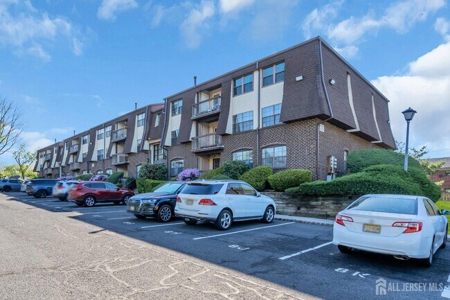 Foto del edificio - 812 Green Hollow Dr