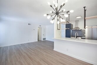 Building Photo - 3431 N Hills Dr