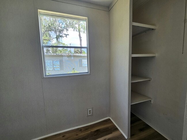 Building Photo - 4360 Hitzing Ave