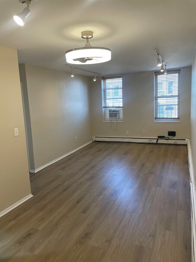 Foto del edificio - 787 Summit Ave