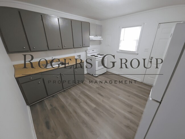 Foto del edificio - 807-809 Hughes St