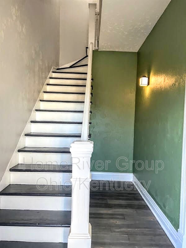 Building Photo - 1432 S Floyd St