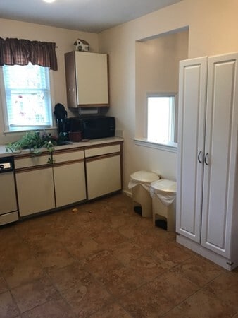 Building Photo - 35 Lamplighter Ln