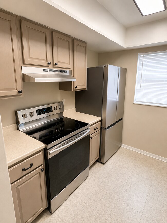 Foto del edificio - 1604 E Whispering Hills Rd