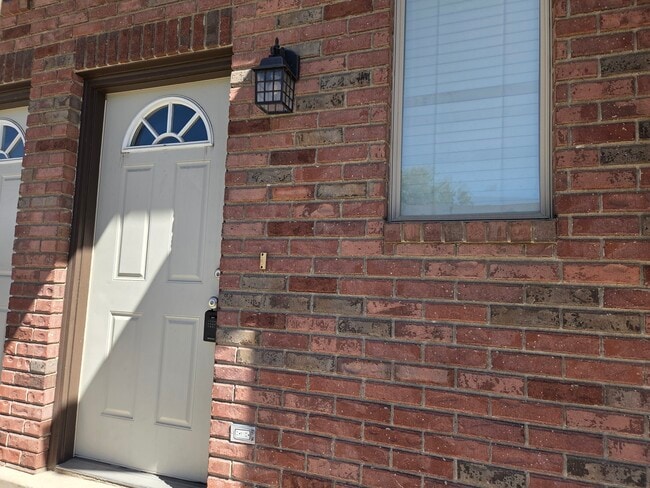 Photo - 212 Lyman Ln Townhome