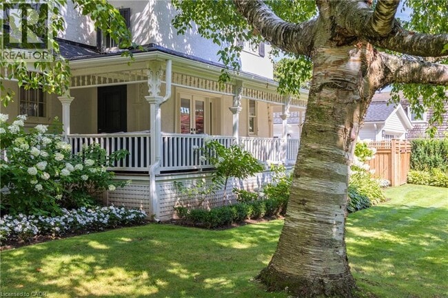 Building Photo - 212 King St